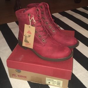 NIB Kodiak Original red waterproof boot